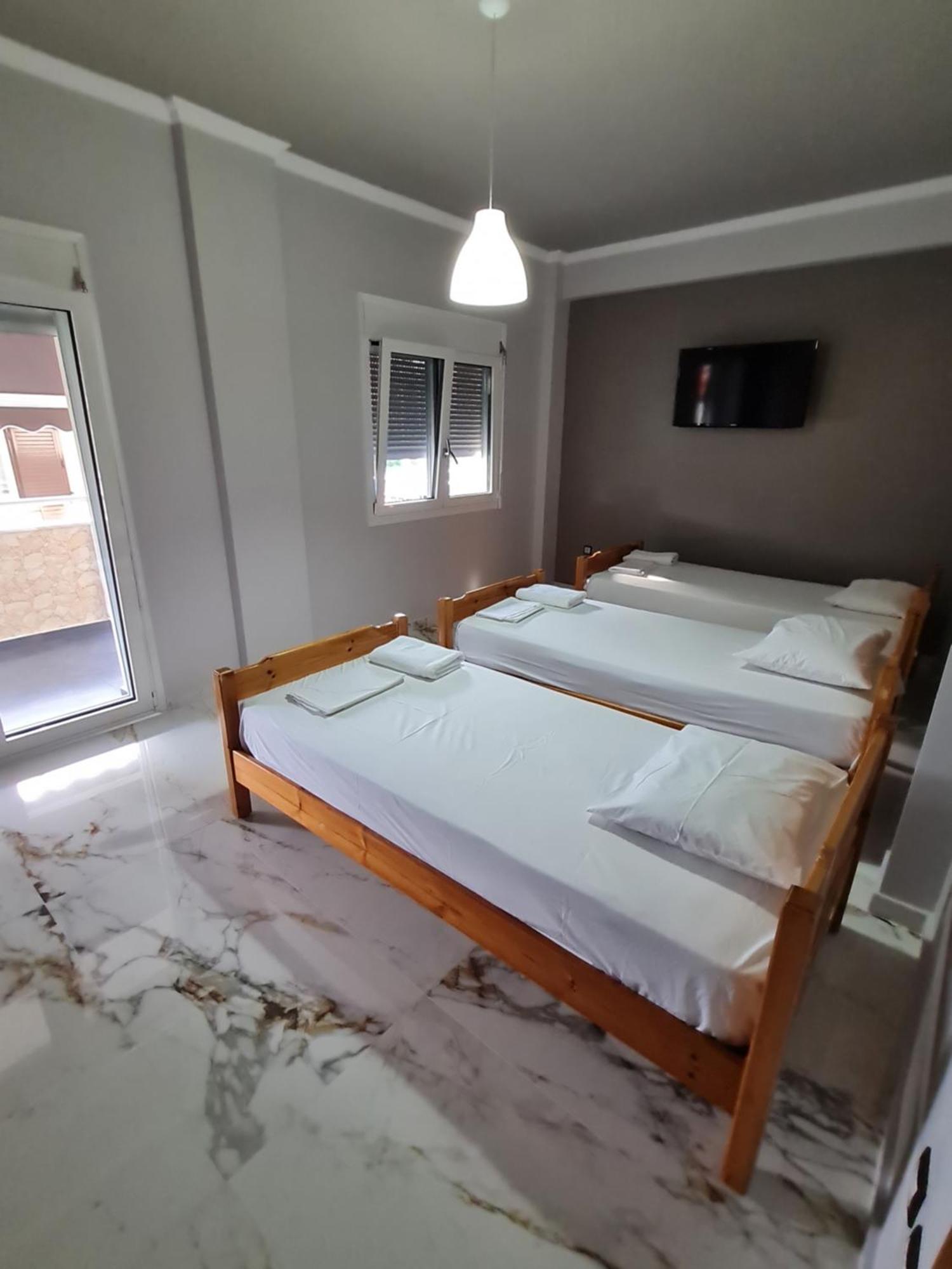 Dimitris Apartments Nea Plagia Eksteriør billede