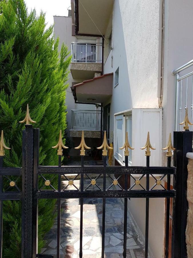 Dimitris Apartments Nea Plagia Eksteriør billede
