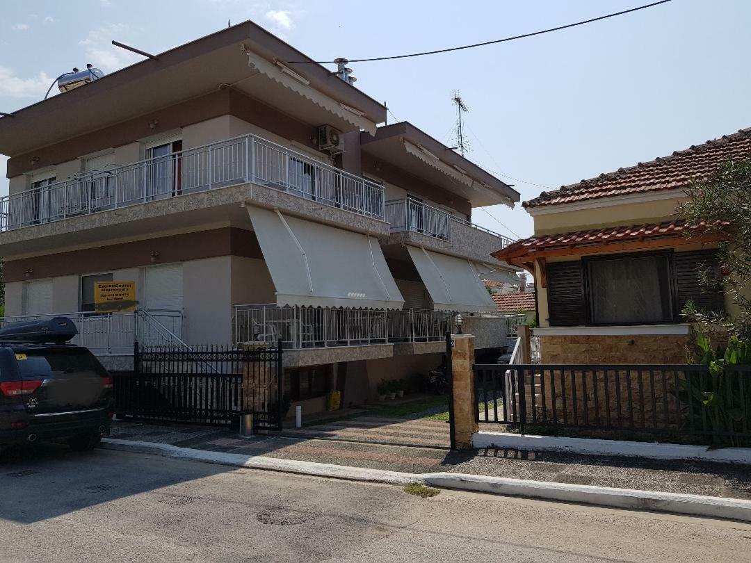 Dimitris Apartments Nea Plagia Eksteriør billede